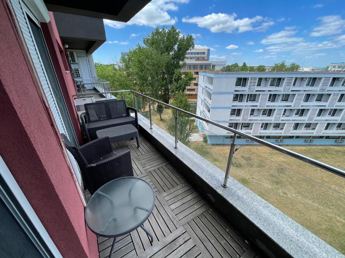 Coralia Luna Park Apartments Mamaia Exterior photo