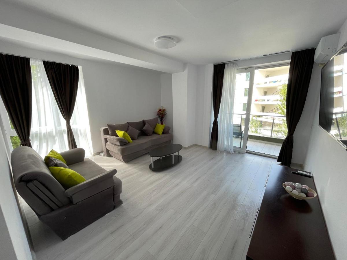 Coralia Luna Park Apartments Mamaia Exterior photo