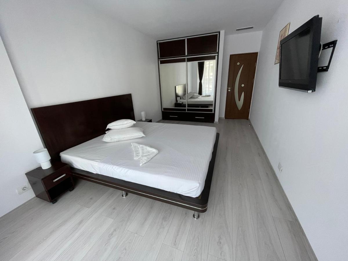 Coralia Luna Park Apartments Mamaia Exterior photo