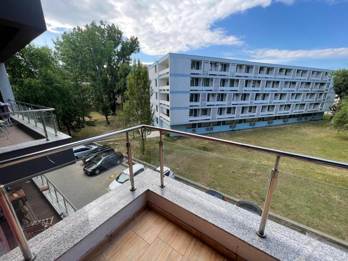 Coralia Luna Park Apartments Mamaia Exterior photo