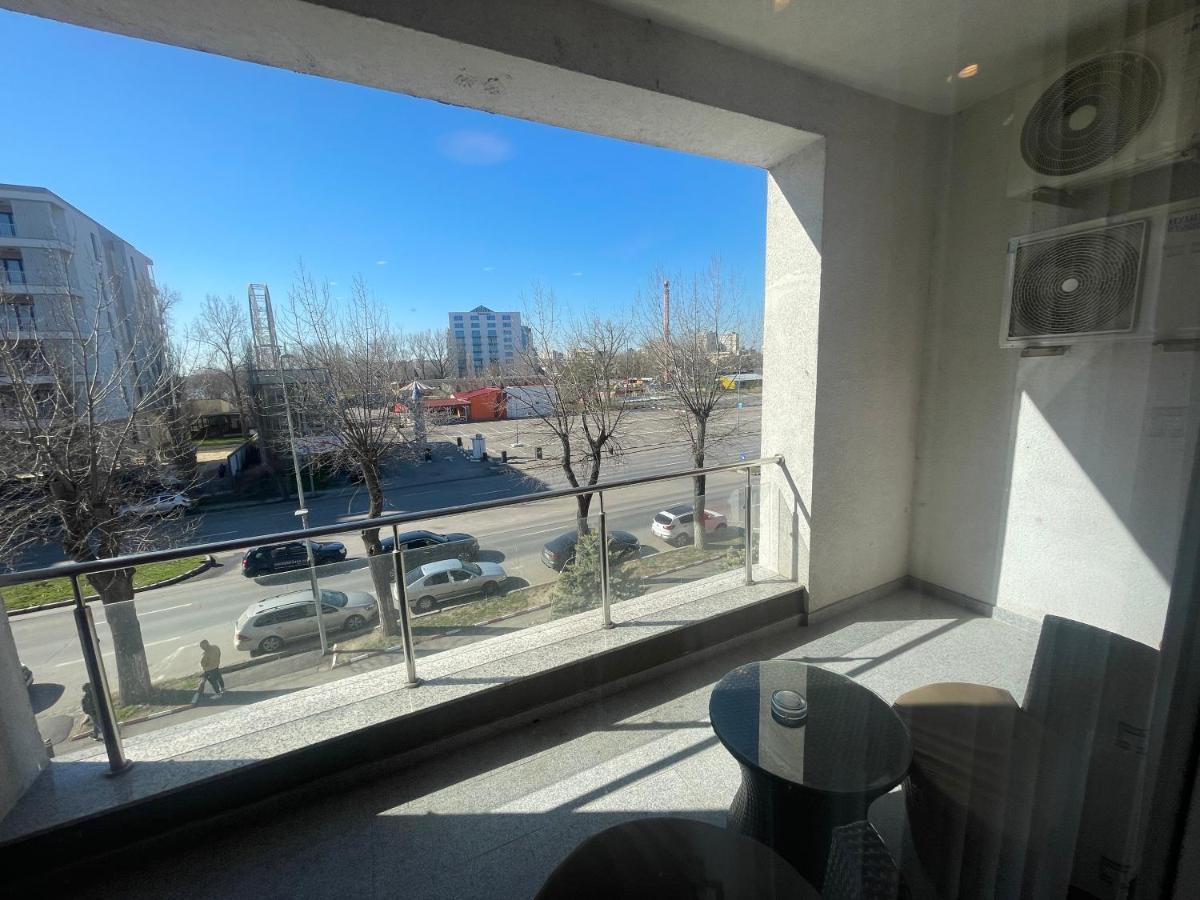 Coralia Luna Park Apartments Mamaia Exterior photo