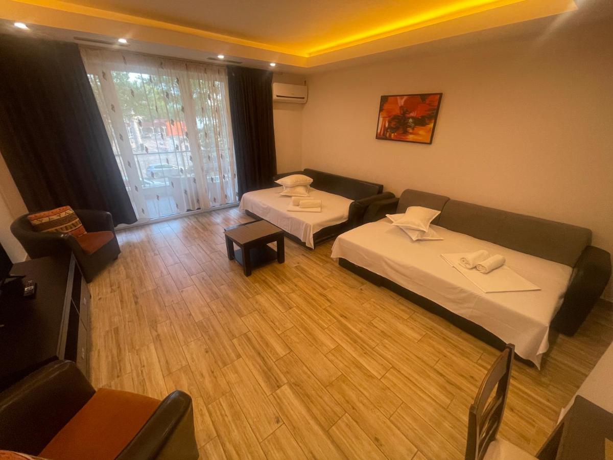 Coralia Luna Park Apartments Mamaia Exterior photo