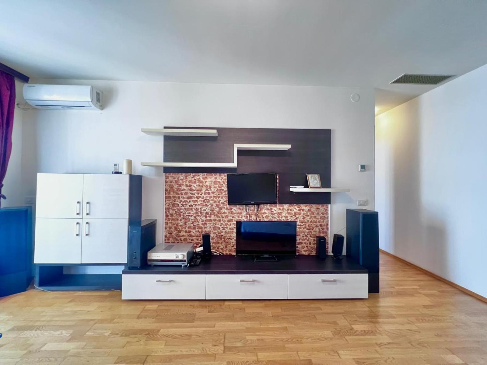 Coralia Luna Park Apartments Mamaia Room photo