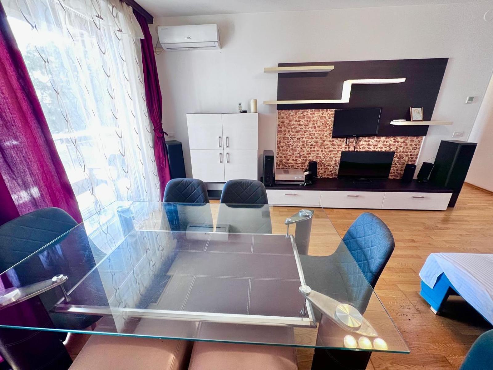 Coralia Luna Park Apartments Mamaia Room photo