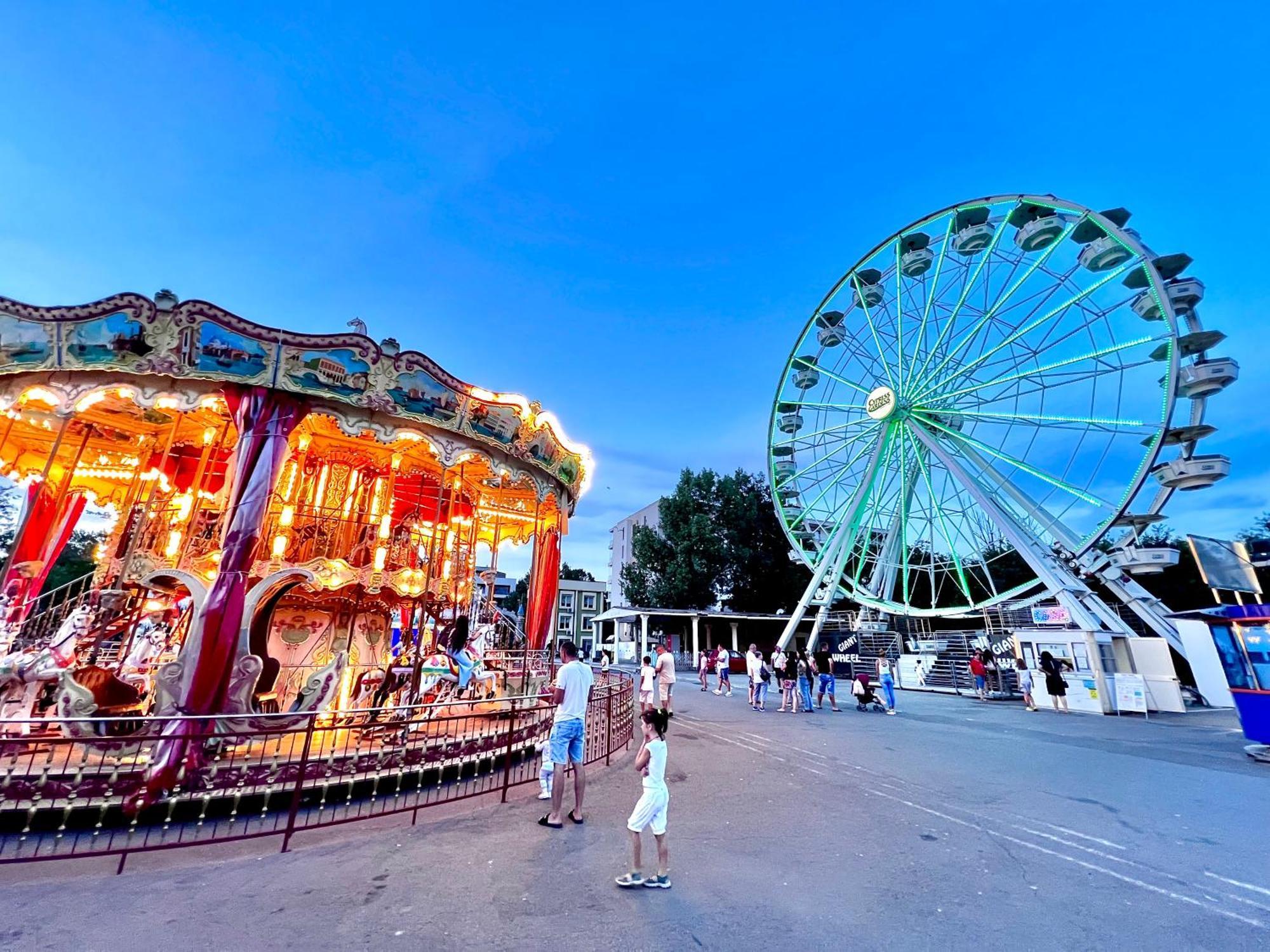 Coralia Luna Park Apartments Mamaia Exterior photo