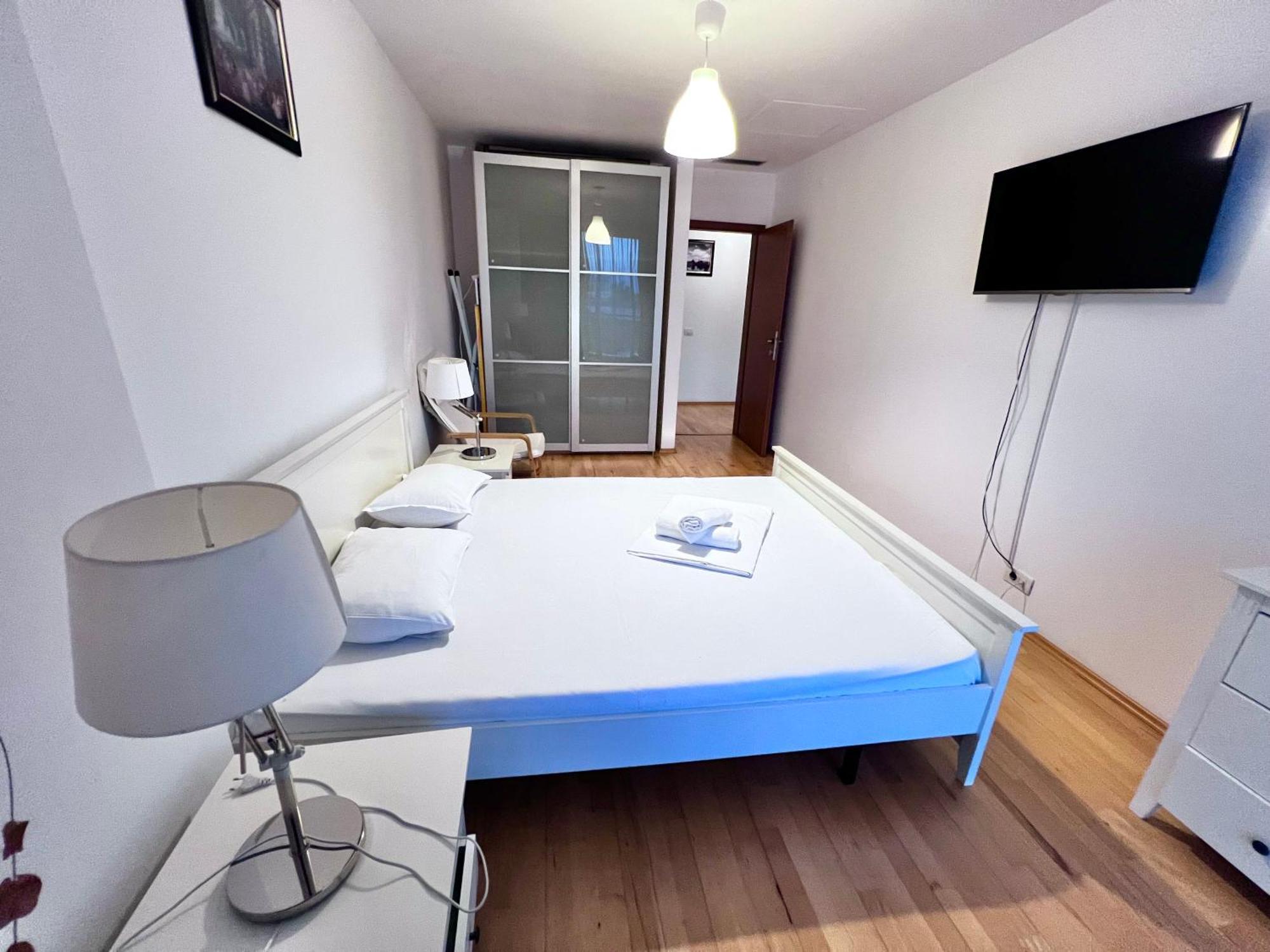 Coralia Luna Park Apartments Mamaia Exterior photo