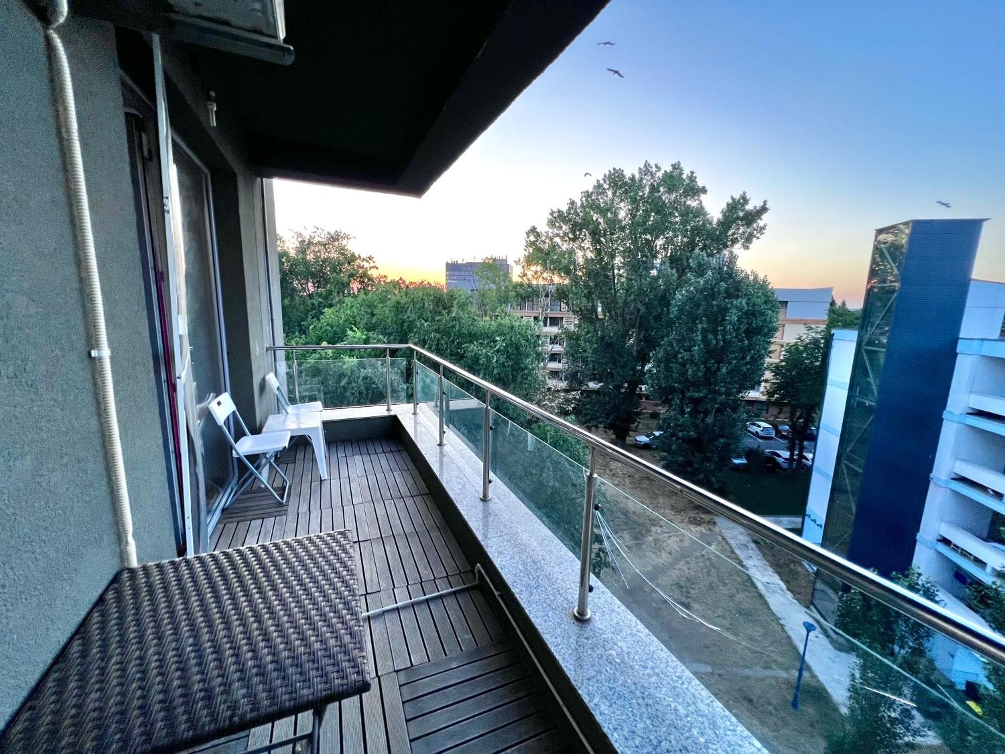 Coralia Luna Park Apartments Mamaia Exterior photo