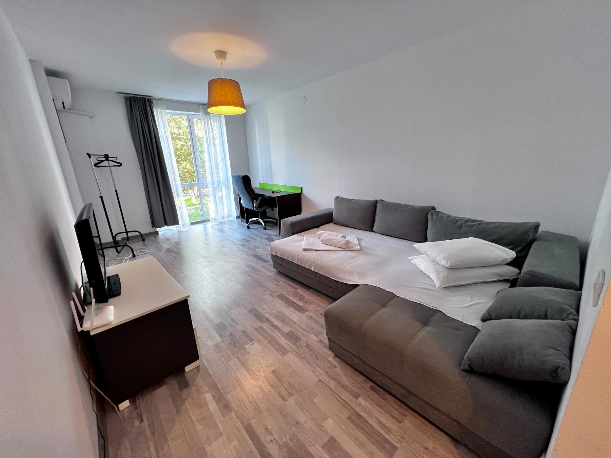 Coralia Luna Park Apartments Mamaia Exterior photo