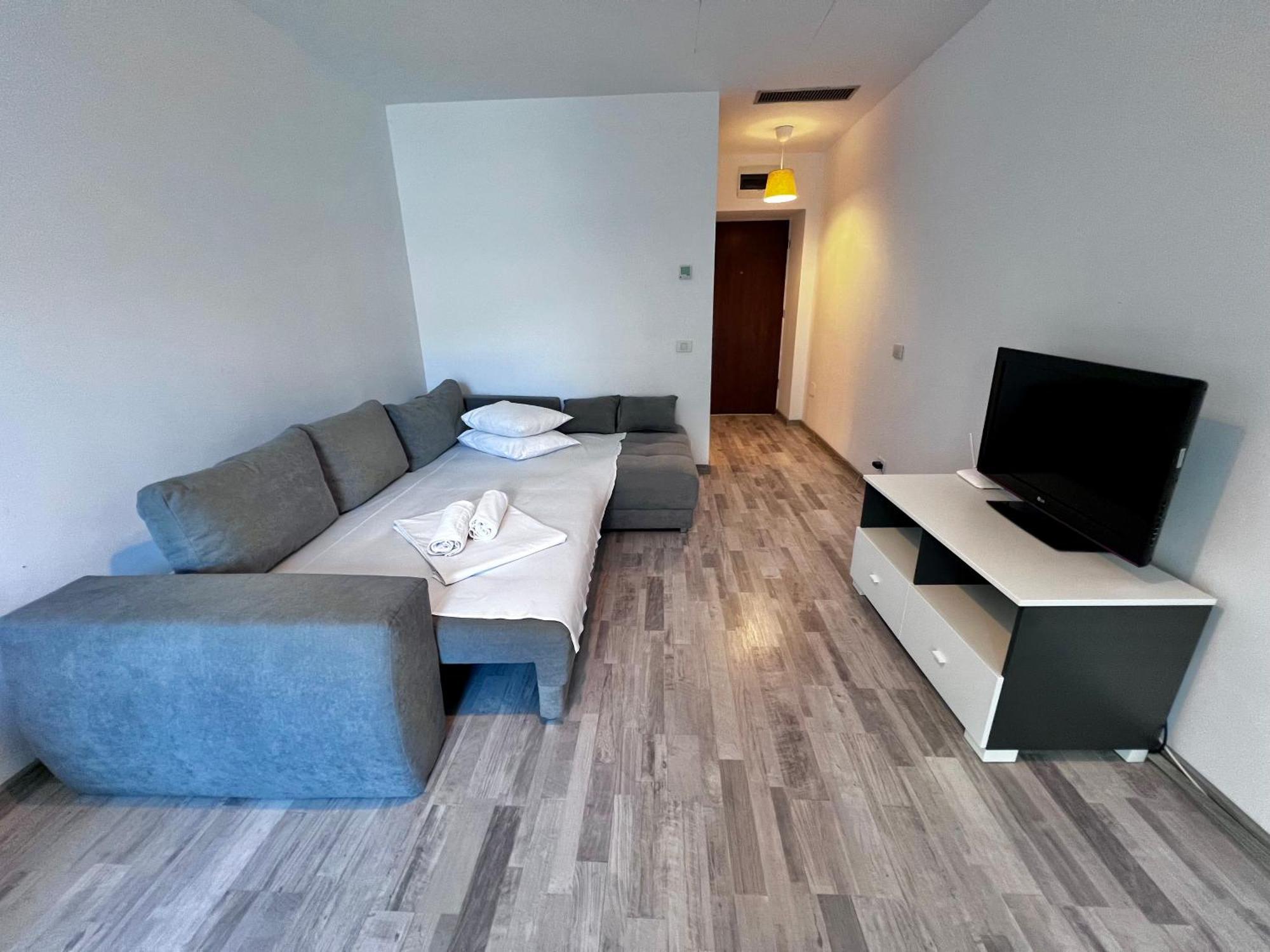 Coralia Luna Park Apartments Mamaia Exterior photo