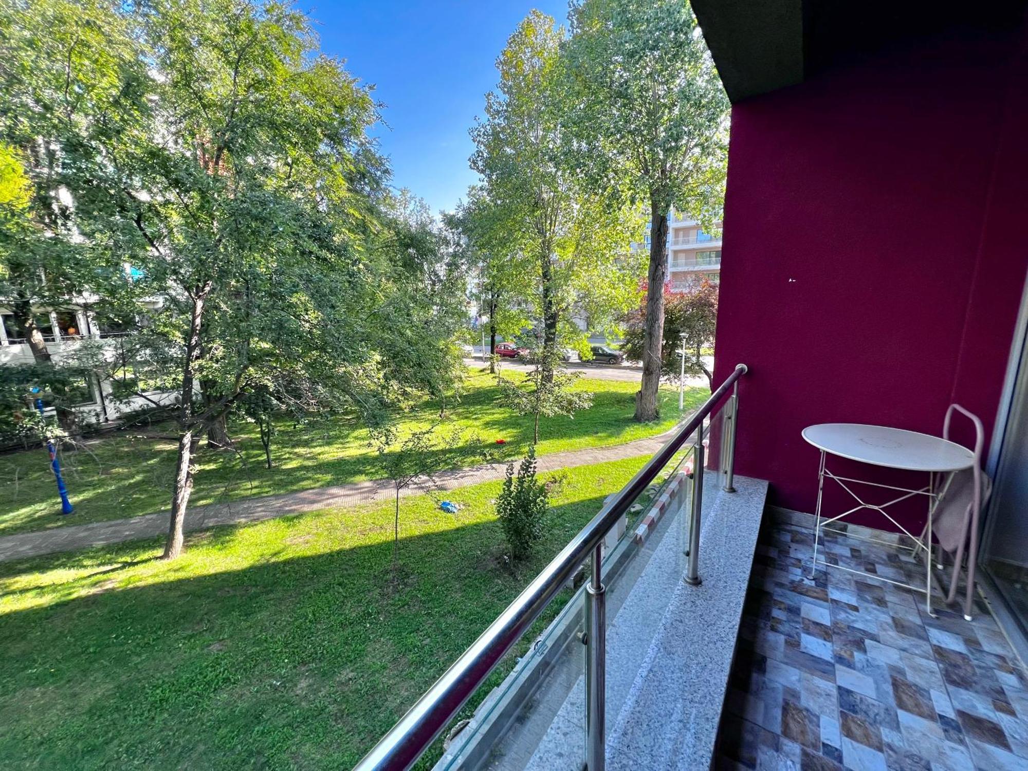 Coralia Luna Park Apartments Mamaia Exterior photo