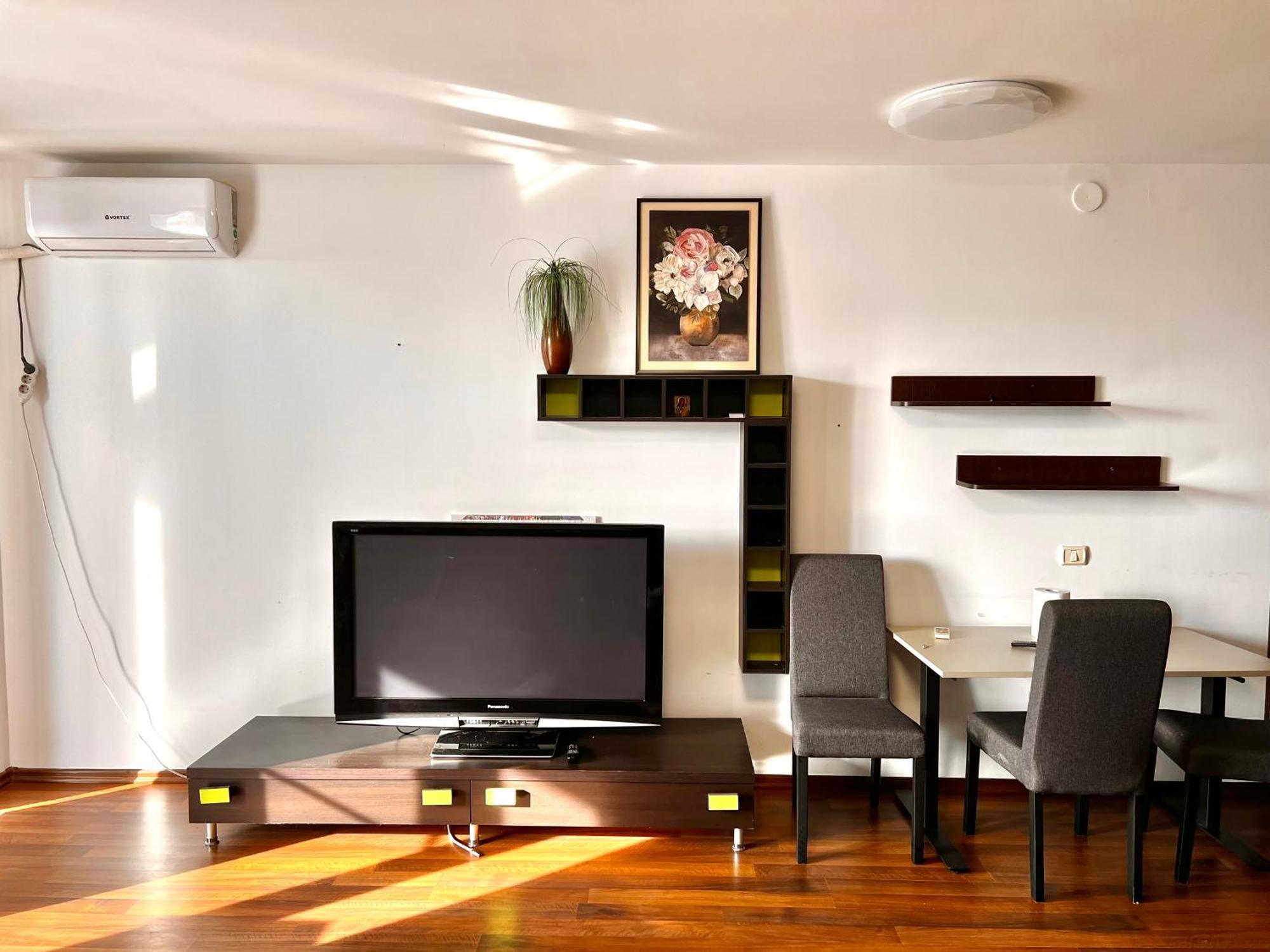 Coralia Luna Park Apartments Mamaia Exterior photo